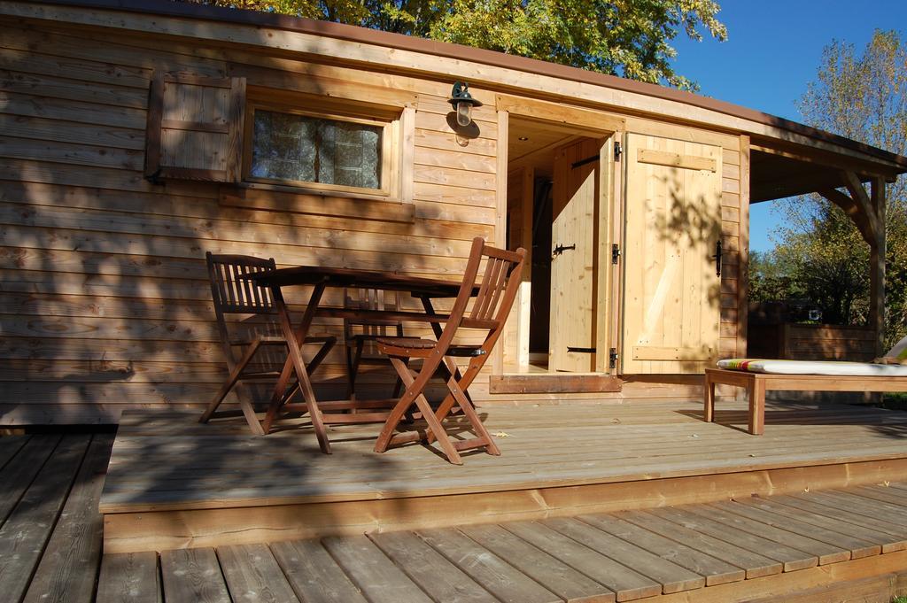 Camping Les Portes Du Beaujolais Anse Bagian luar foto