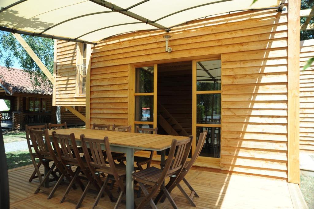 Camping Les Portes Du Beaujolais Anse Ruang foto