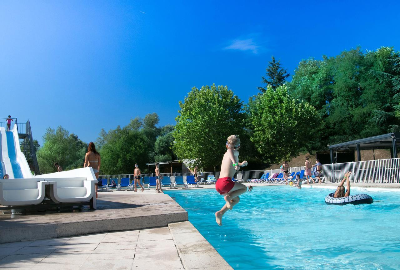Camping Les Portes Du Beaujolais Anse Bagian luar foto