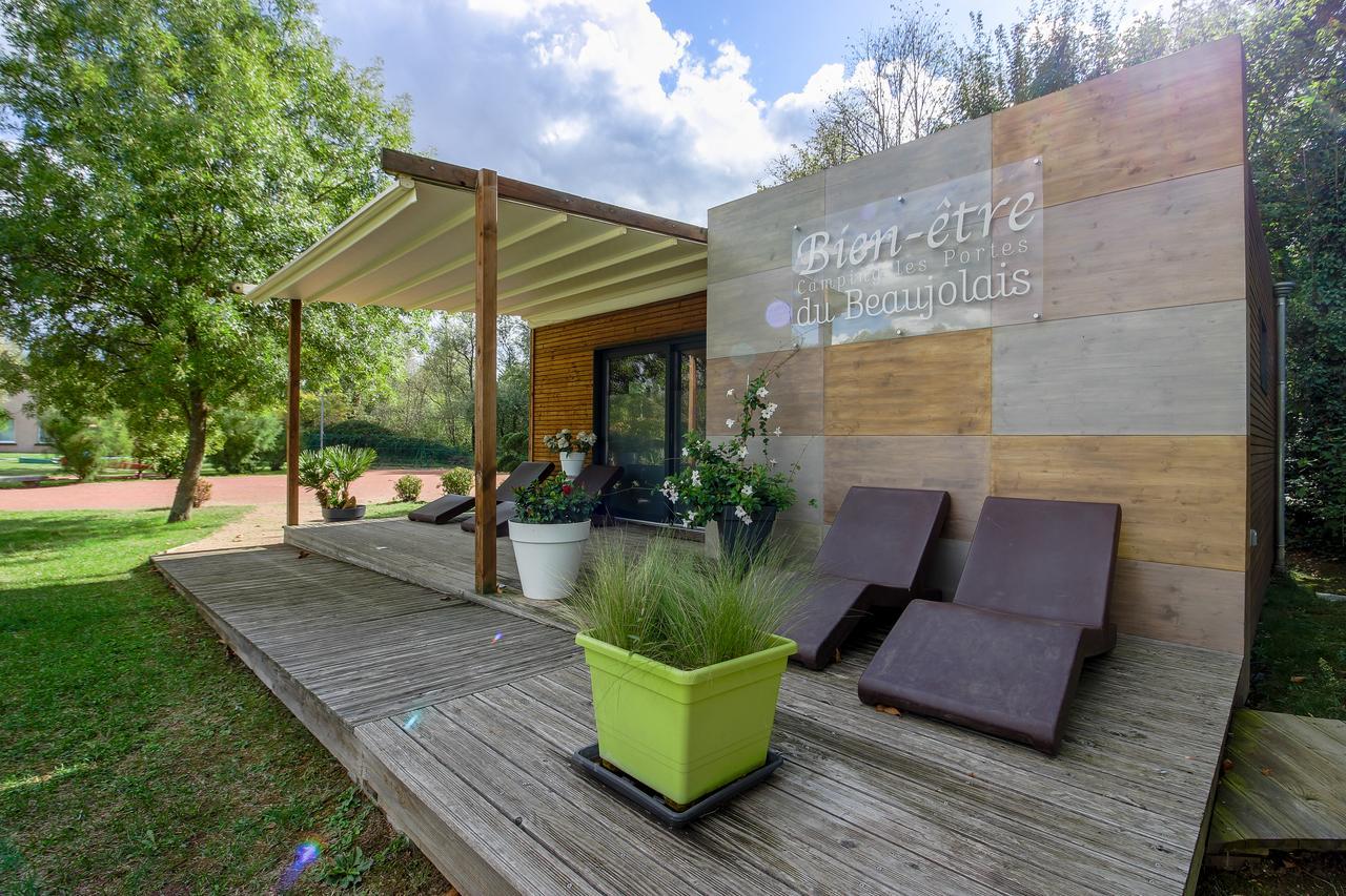 Camping Les Portes Du Beaujolais Anse Bagian luar foto