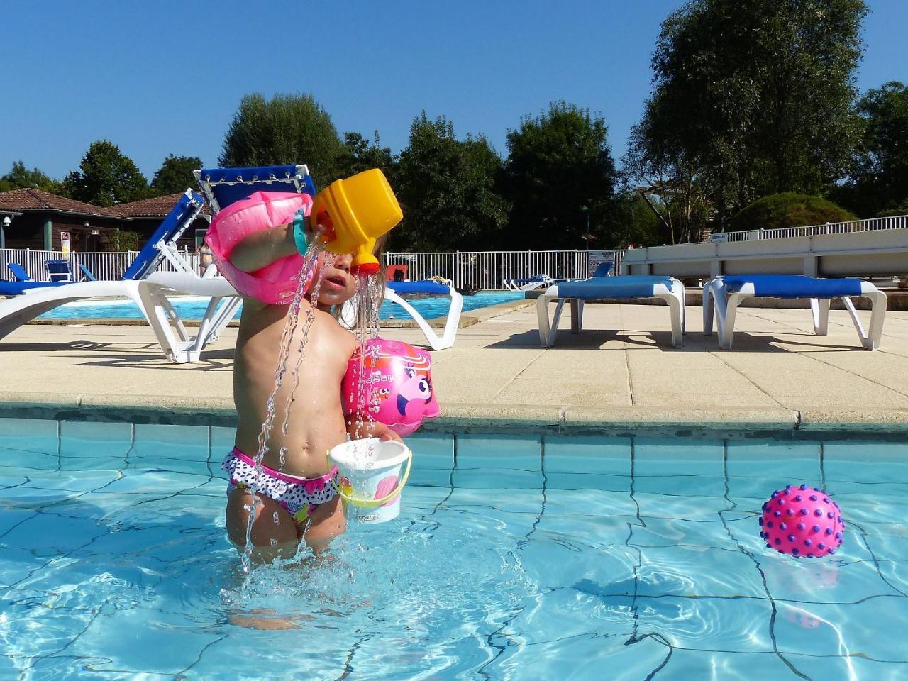 Camping Les Portes Du Beaujolais Anse Bagian luar foto